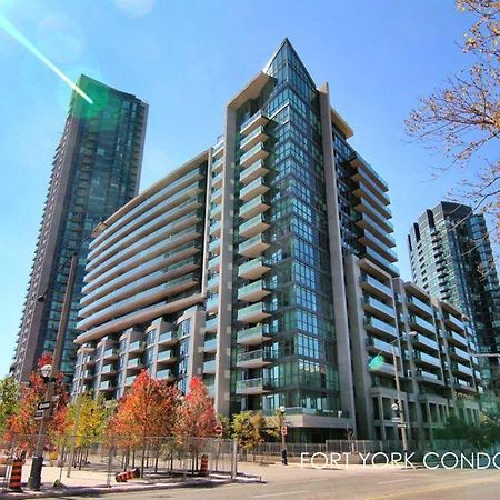 Lakefront Living Downtown Toronto - Free Parking, Gym, Indoor Pool Apartment Exterior photo